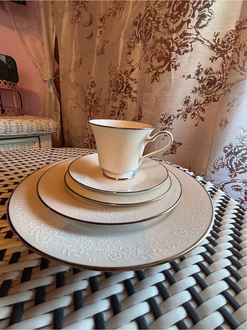 vintage Noritake Affection #7192 5-piece place setting, made in Japan